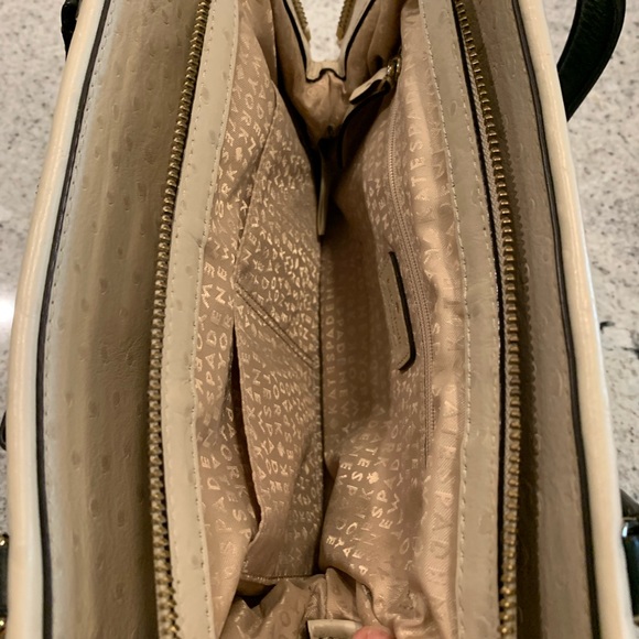 Beautiful Kate spade purse - Picture 6 of 10